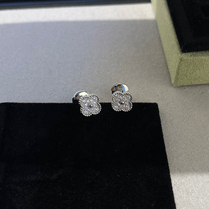 [moco jewelrys]CLOVER MINI DIAMOND STUD EARRINGS